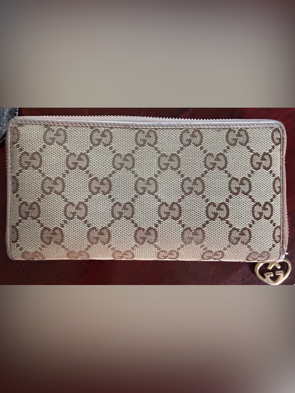 Gucci Pink GG Supreme Zip Wallet with Gold Charm, Authentic - Picture 2 of 15